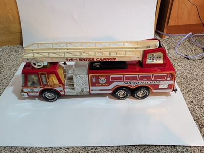 #ad Nylint Fire Truck Water Cannon Sound Machine Metal VTG 1989 25IN Read Offers $68.00