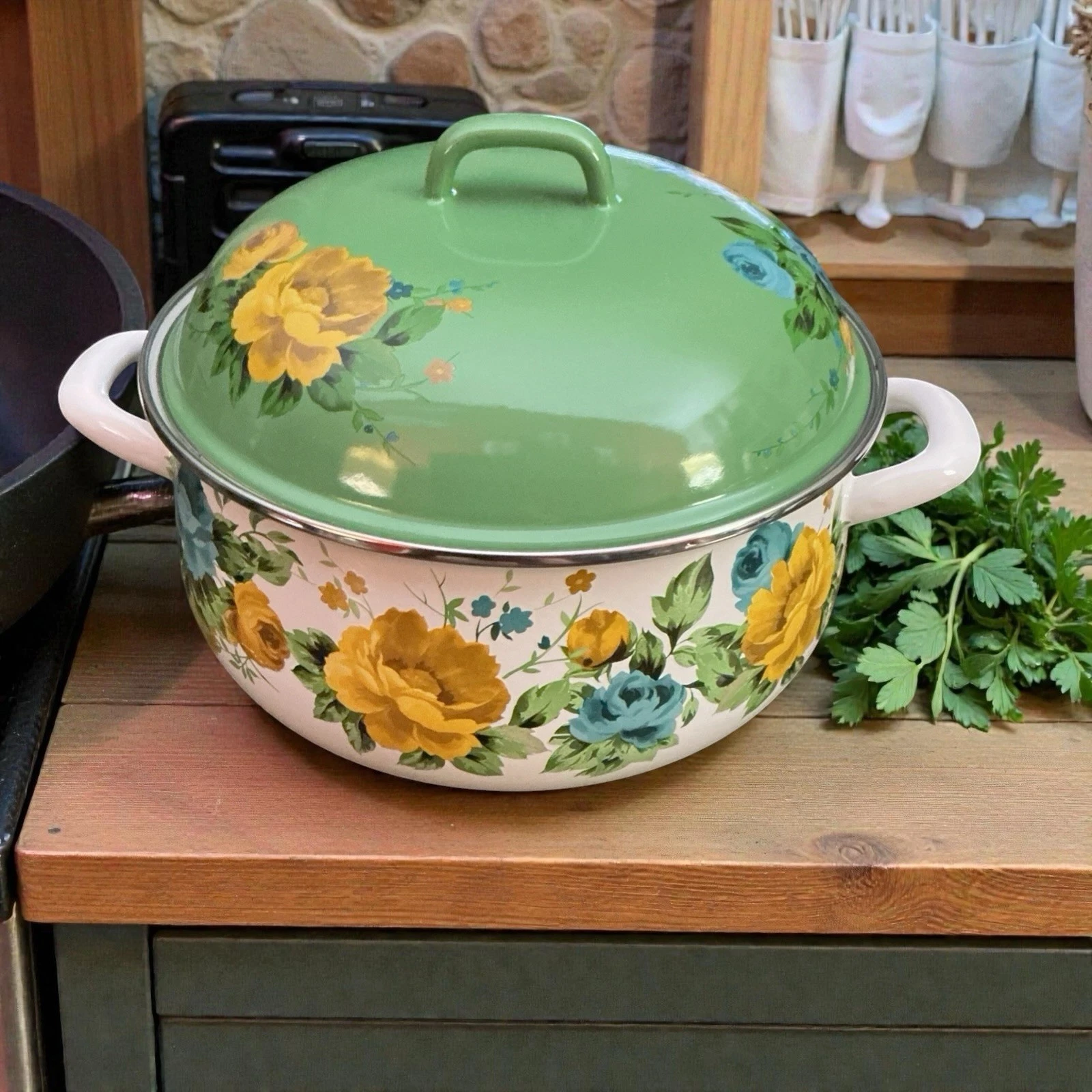 The Pioneer Woman 4 QT Dutch Oven Rose Shadow With Lid Floral Enamel Steel 3.7L