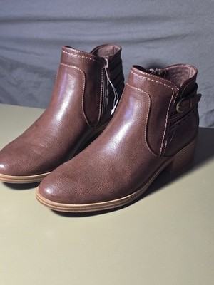 BareTraps Medley Women s  Ankle Booties Size 7 Side Zip Low Heel Brown