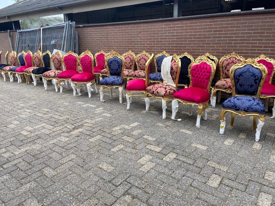 Juego de Comedor 5 Piezas Vintage Italiano Barroco Hoja de Oro Mármol Mesa Sillas Blancas Foto 2 de 4