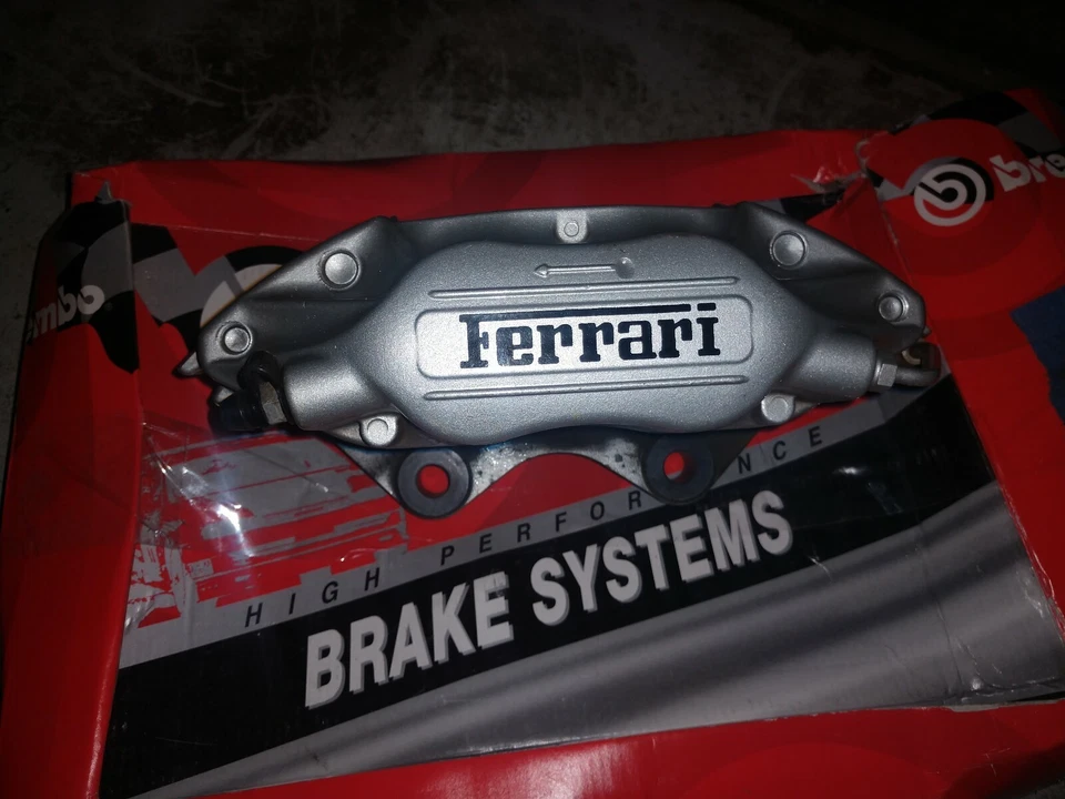 Ferrari 550 575 Maranello 96-05 Brembo Pinzas de freno delanteras y traseras plateadas Foto 3 de 4