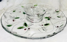 Mikasa "Merry Holly " Plate and Bowl Cristal  Chips and Dip Set