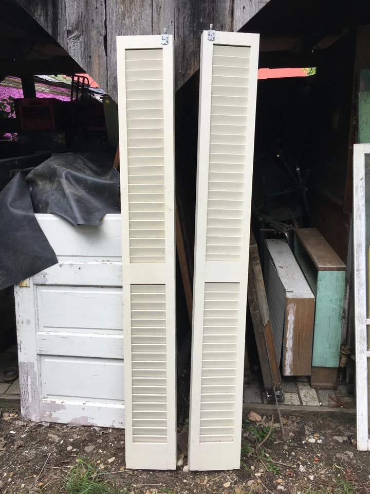 Par de persianas de 72 pulgadas x 18 pulgadas con puerta plegable interior pintada de pino Foto 4 de 4