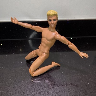 Barbie Ken Puppe Made to Move Ken Puppe Mattel 2019 voll beweglich Ken Nude
