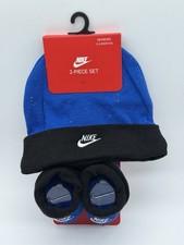 NEW 2 PIECE SET NIKE NEW BORN 0-6 MONTHS HAT / BOOTIES COTTON BLEND