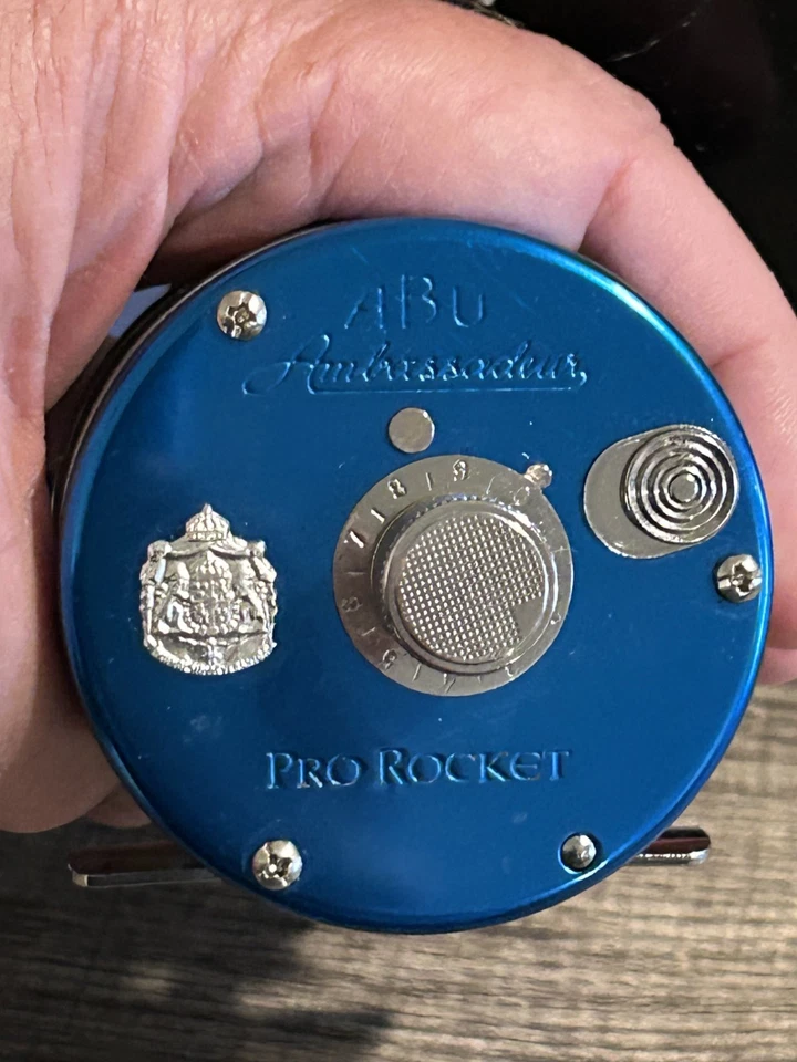 ABU AMBASSADEUR 6500CS PRO ROCKET 鱼饵 瑞典轮 #00E18SE 蓝色 — 第 2/4 张图片