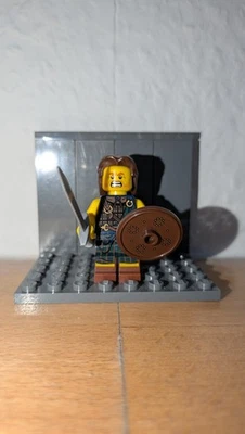 Lego CMF Series 6  - Highland Battler - COL082 - Vollständig - Bild 1 von 4