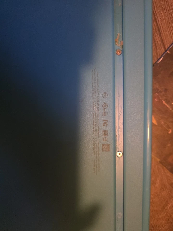 Portátil HP azul no funciona Windows 10 para piezas pantalla agrietada Foto 3 de 3