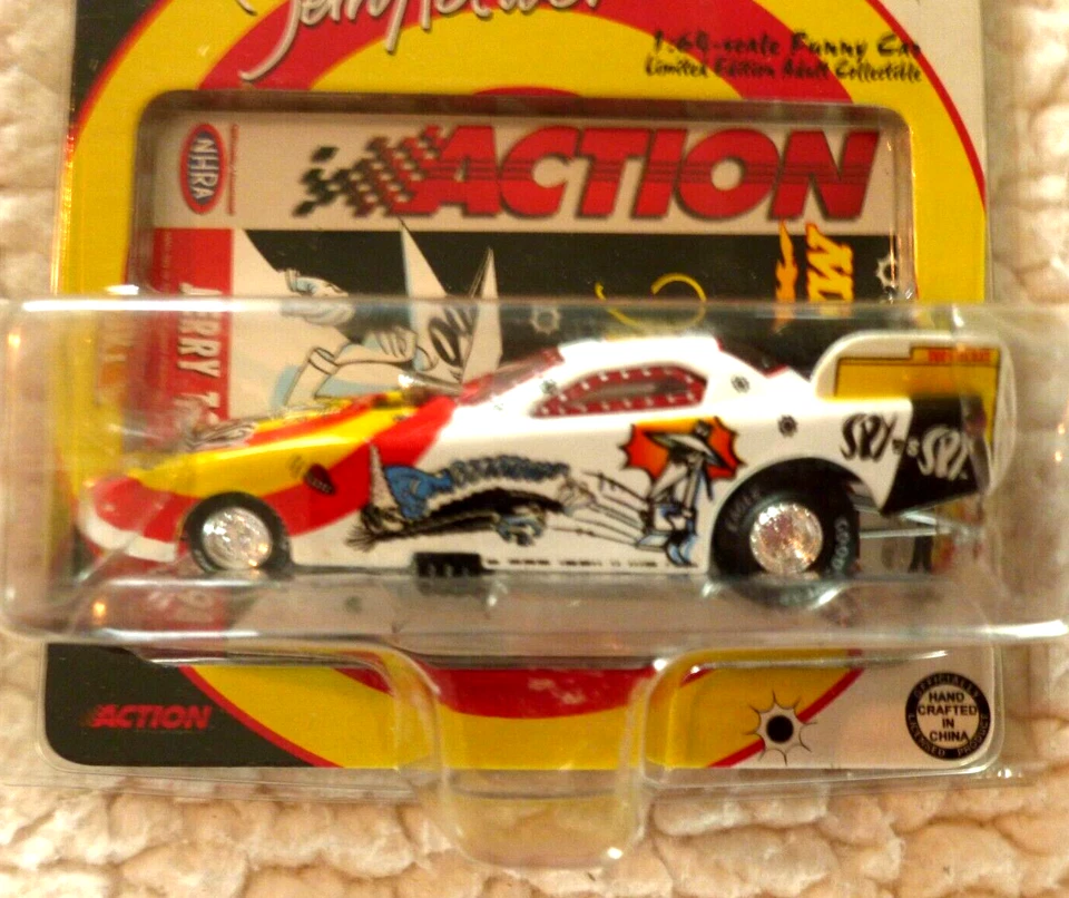 1/64 Action Jerry Toliver MAD Magazine Spy vs. Spy 1998 Funny Car NHRA 1/7056 - Imagem 2 de 4