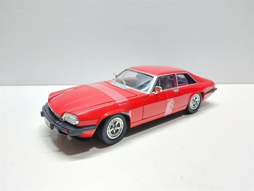 Jaguar XJS V12 Rosso del 1975 - 1/18 Road Signature - Foto 3 di 7