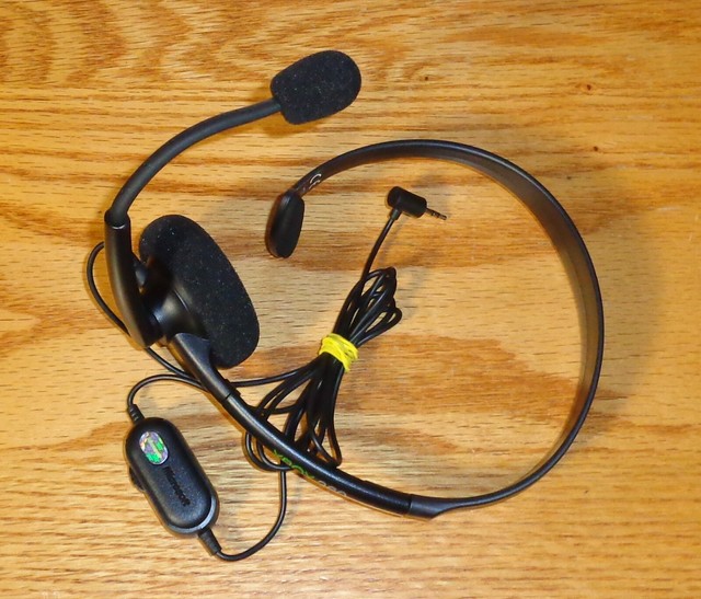 Genuine Microsoft XBOX 360 Headset Builtin Mic. ON/OFF Switch Volume