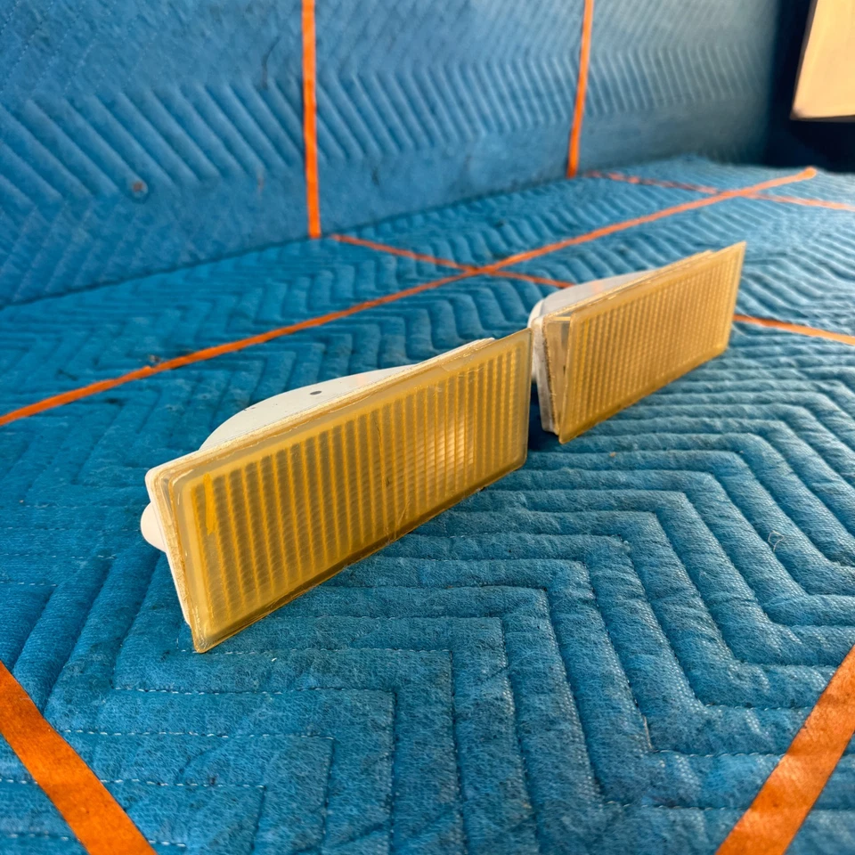 Juego de luces traseras de marcha atrás Chrysler TC MASERATI 1989-1991 46 k OEM Foto 3 de 4