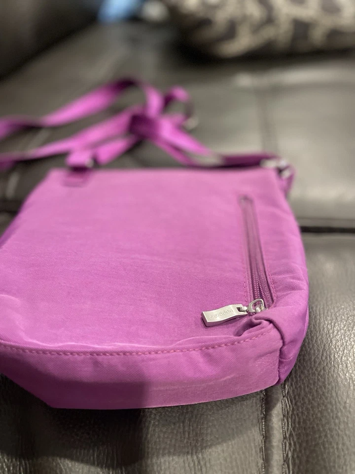baggallini Rosa Morado Fushia Monedero Bolso de Viaje Hombro Bandolera Foto 3 de 4
