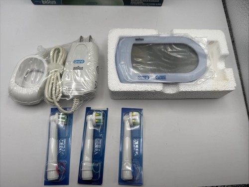 ORAL-B Triumph Professional Care 9910 Toothbrush Advanced Wireless Smart Guide - Picture 4 of 10