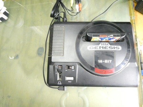 Sega Genesis model 1 av Composite RCA cable STEREO OUT - Picture 6 of 10