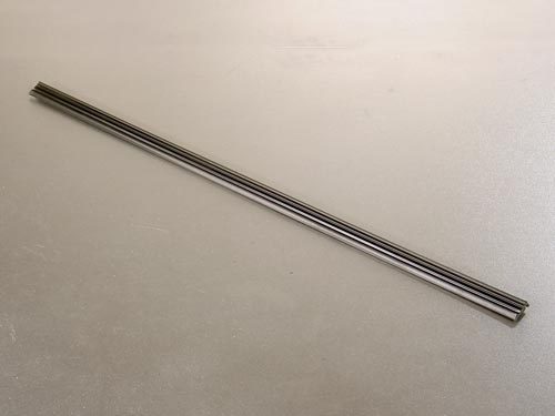 Lécheur de vitre gauche Jeep Cherokee XJ pour restauration carrosserie 2 portes