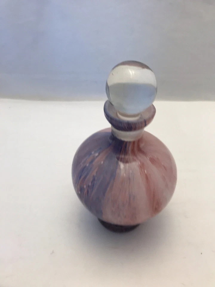 Pequeña jarra de vidrio jaspeado rosa y púrpura para decoración del hogar Foto 3 de 4