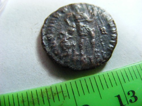 Ancient Roman Coin of CONSTATINE ...very nice condition...16mm size. - Afbeelding 5 van 6