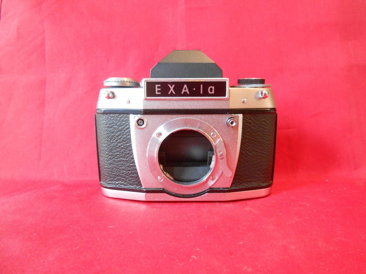PENTACON EXA 1a ボディ EXA 1a mit Pentaconturm auf Oberkappe Spiegelreflexkamera