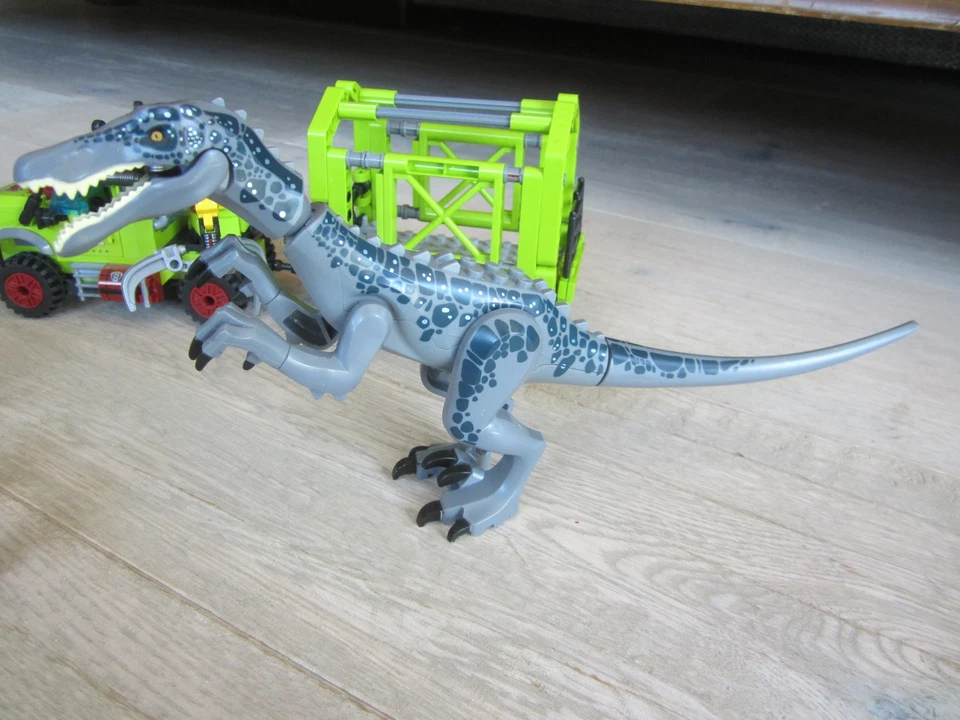 Lego®-Baustein weiß & Jurassic World-Set (Klemmbausteinset) LKW mit Anhänger - Bild 4 von 4