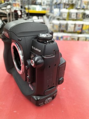 Fujifilm FinePix S3Pro DSLR Camera 12.34MP APS-C Nikon F Mount