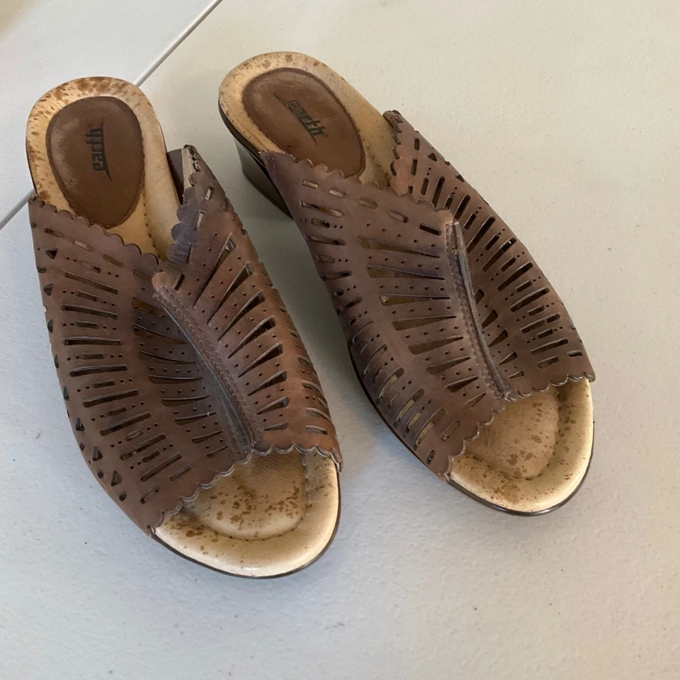 Sandálias femininas Earth couro marrom recortado cunha recortada sapatos tamanho 11B - Imagem 4 de 4