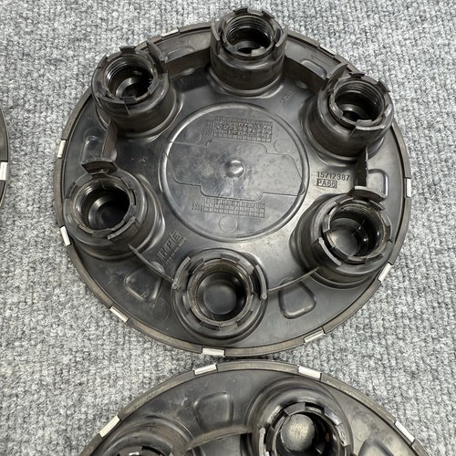Chevrolet Silverado Astro Avalanche Express Center Cap P/N 15712387 OEM, 6325A - Picture 12 of 16