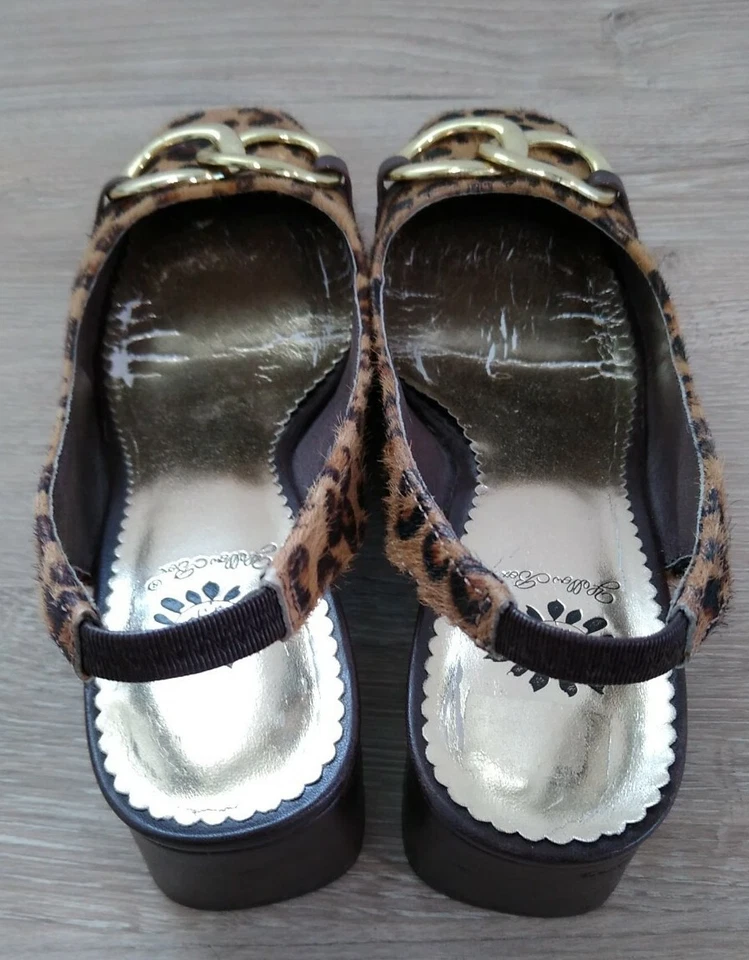 Tacones guepardo de mujer caja amarilla usados. Ajuste para talla 7 a 7,5 EE. UU. Foto 3 de 4