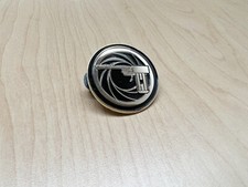 James Bond 007 Lapel Pin Barrel Sequence Shot Golden Eye