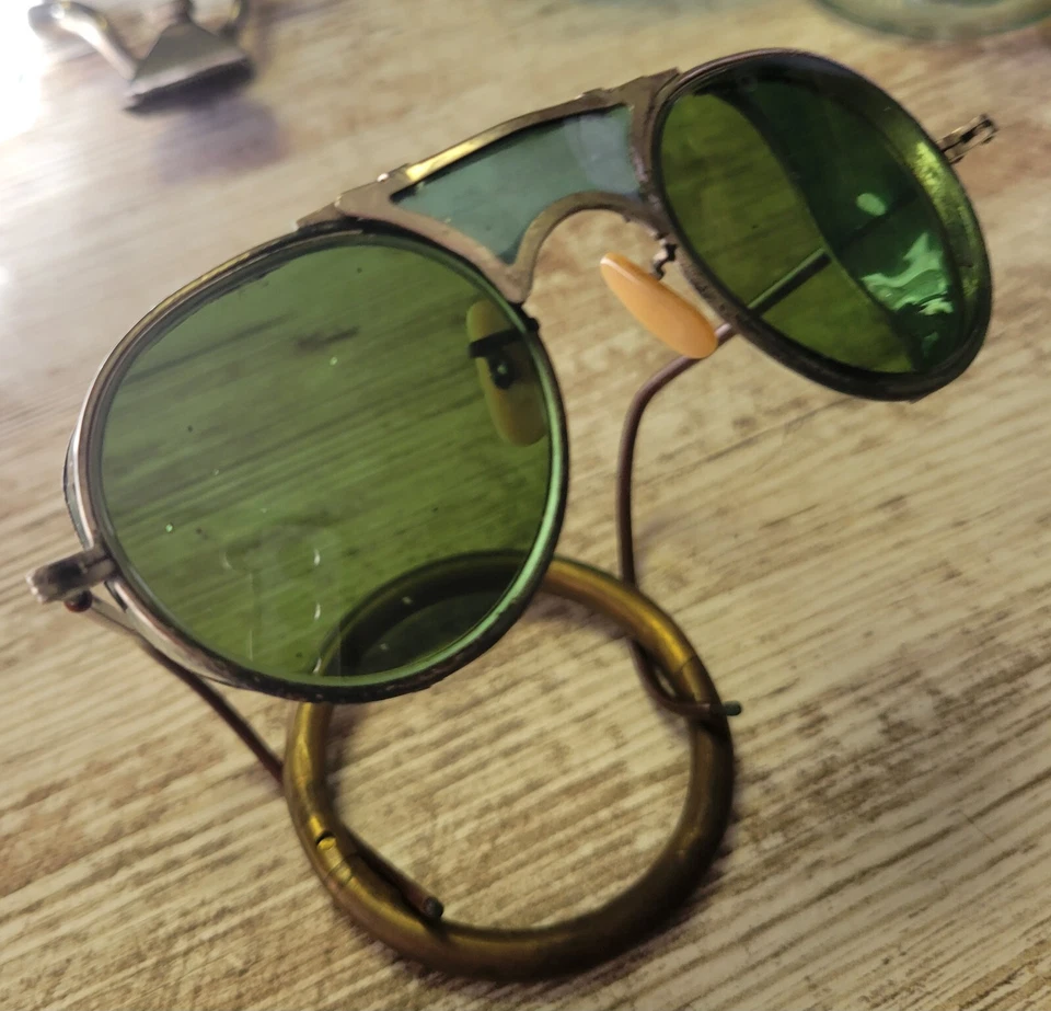 GAFAS DE SEGURIDAD BAUSCH & LOMB de colección con tazas laterales LENTES VERDES GAFAS antiguas de los años 40 Foto 4 de 4