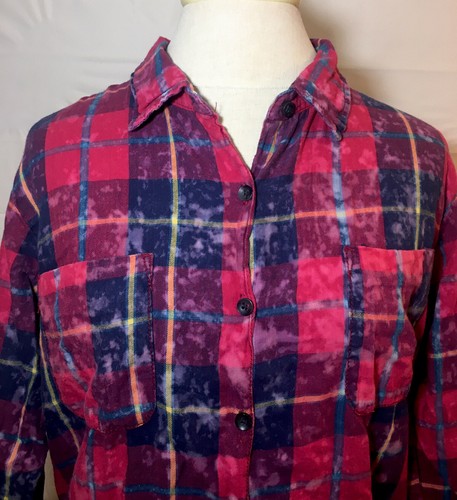 Women’s Vanilla Star Red Plaid Button Down Top Sz. Small - Picture 2 of 5