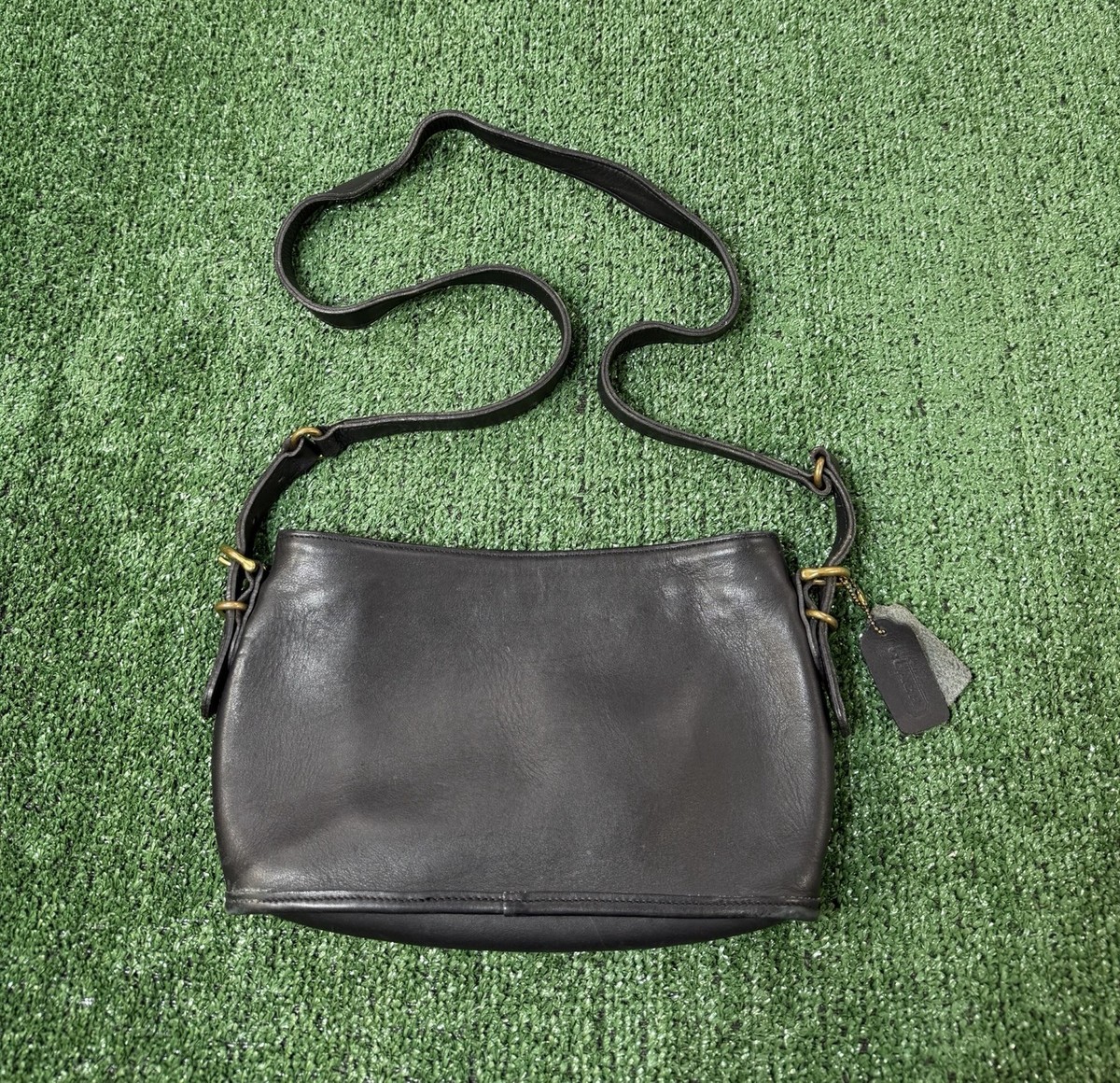 Vintage 90s COACH Black Leather Equestrian Zip Crossbody Bag 9802 Vintage 90s COACH Black Leather Equestrian Zip Crossbody Bag 9802