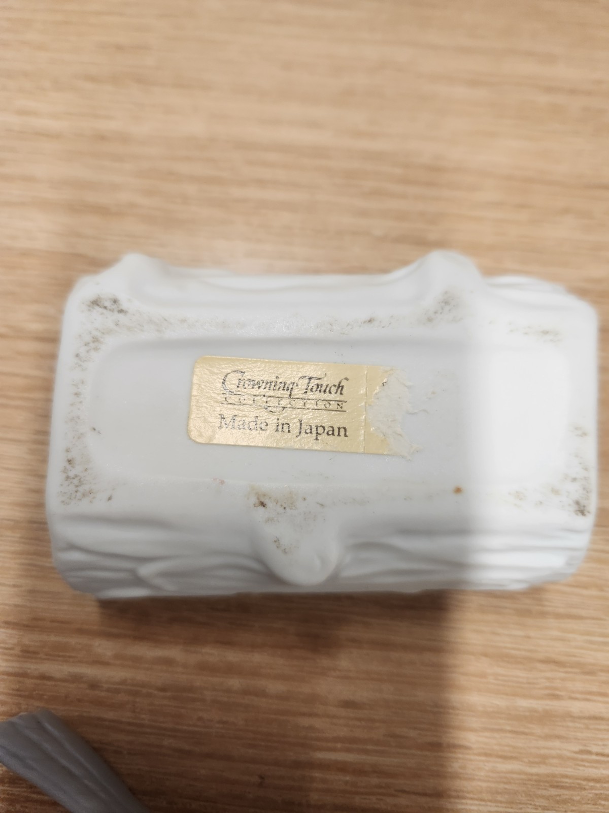 VTG Crowning Touch Collections Porcelain Bird on Branch Log Trinket Box 3"x3.25"