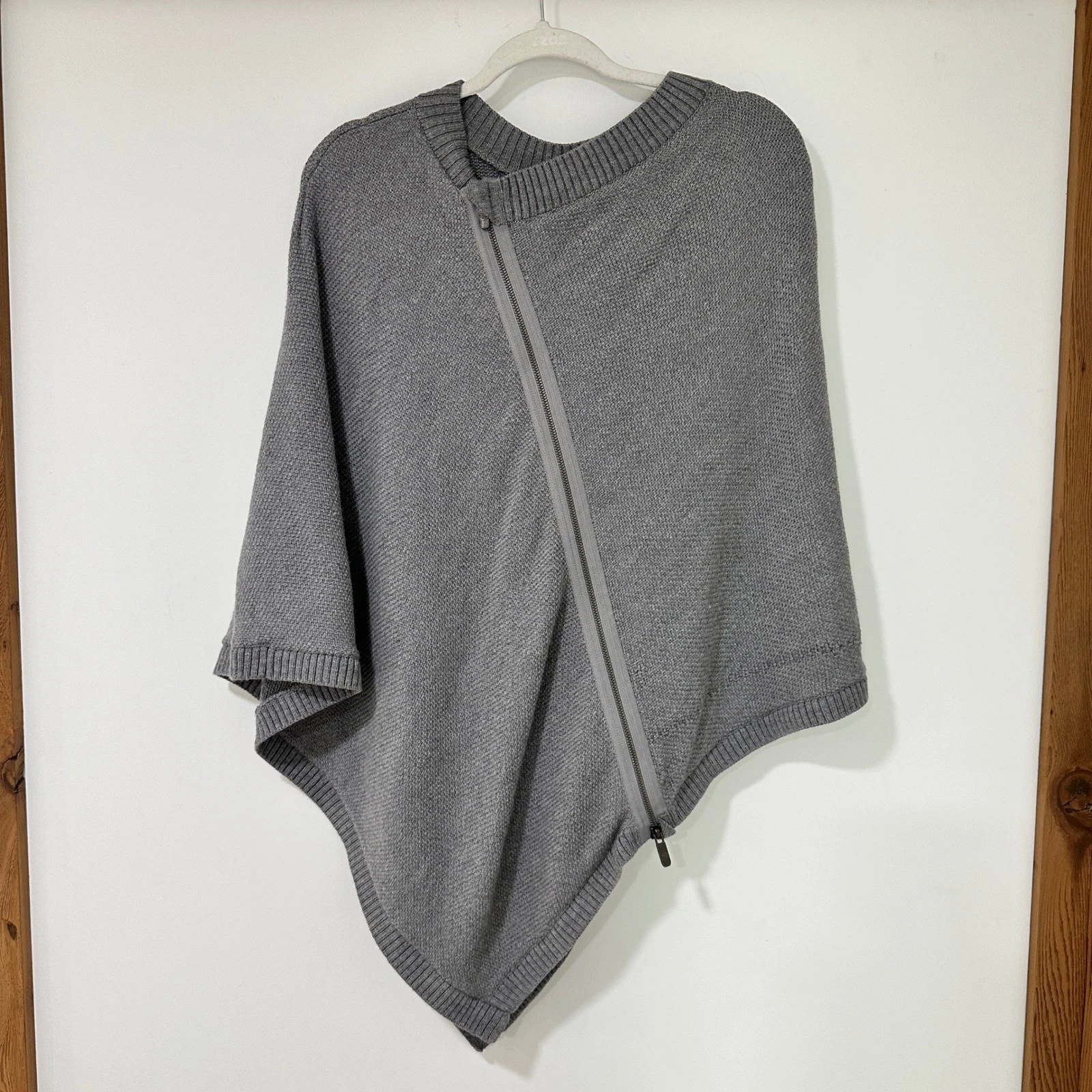 Lululemon Forward Fold Poncho Women OS Gray Merino Wool Zip Wrap | Gorpcore