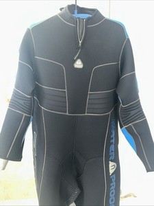 Waterproof 5mm Wetsuit XXL W2.  Never Been Used Or In The Water.