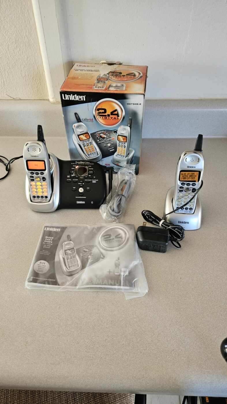 UNIDEN DCT648 2.4 GHz CORDLESS PHONE Base 2 Handsets Answer Machine Charger