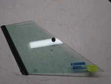 W5 1987 Starboard Side Four Winns Tempered Glass Vent Window