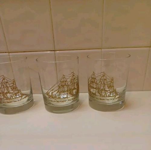 1970’s Gold Raised Clipper Ship Cocktail/Bourbon Glasses Mid Century Modern - Picture 2 of 5