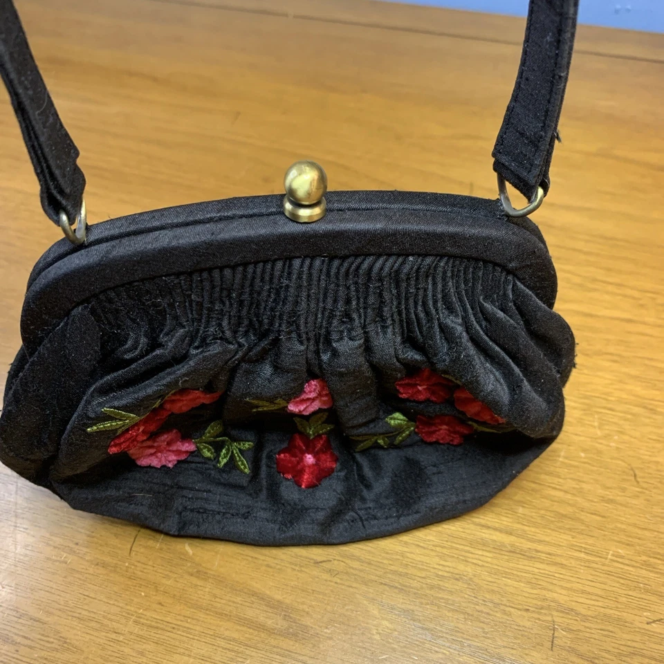 Bolso de Mano Talbots Noche Fiesta Negro Bordado Ambos Lados Seda 7 Pulgadas Foto 4 de 4