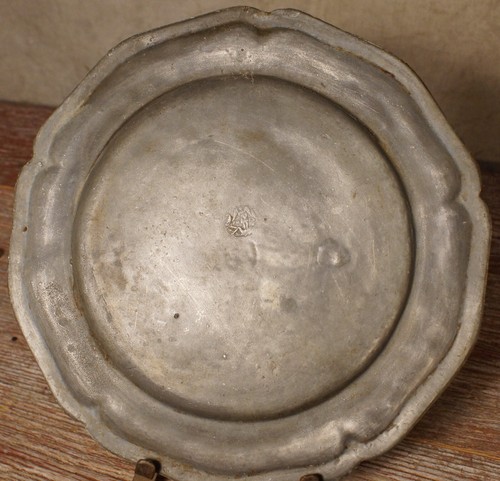 Antique Wavy Edge 1780's to 1790's Pewter Plate Angel Mark - Picture 14 of 16