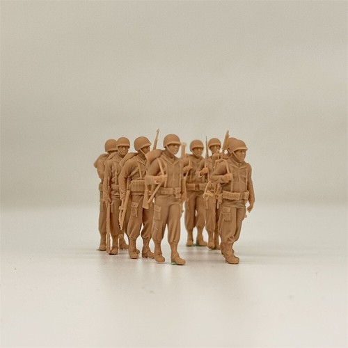 1/72 Scale WWII American Soldiers Stand Before Battle 8 Figures Resin Model - Picture 6 of 6