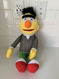 Uniqlo-X-Kaws-Sesame-Street-BERT-Plush-toy-WITH-ALL-TAGS