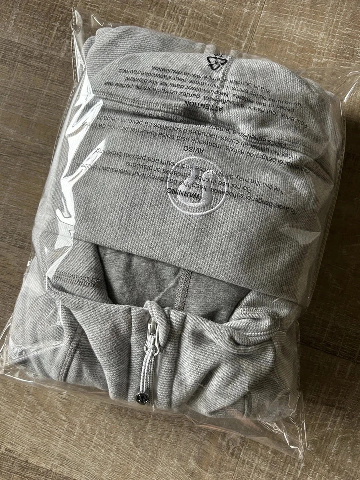 Lululemon Scuba Hoodie Women’s 2 Gray White Striped Zip Fleece Jacket Thumbholes - Image 4 of 4