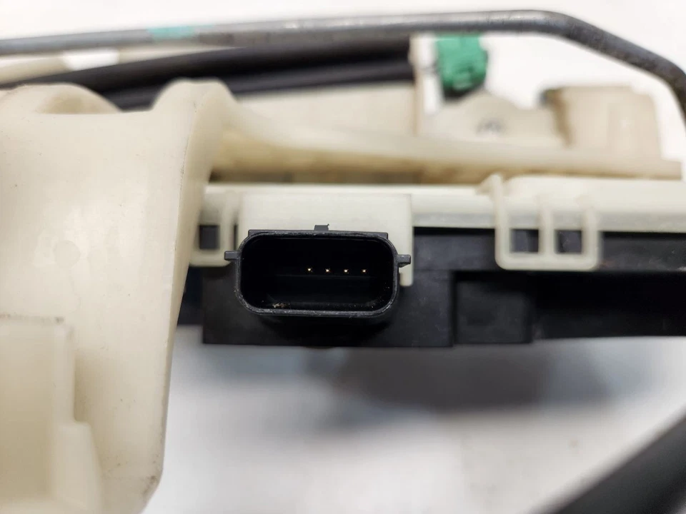 2014 Ford Taurus (Police Pack) Drivers Left Front Door Latch - Power - Image 4 of 4