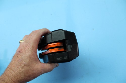 1450 09 PINZA FRENO DELANTERA IZQUIERDA DERECHA HARLEY-DAVIDSON ROAD GLIDE BREMBO BANJO - Imagen 13 de 14