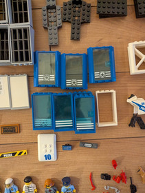 LEGO CITY 60141 Police Station 100% Complete with Minifigures