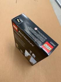 Retired LEGO ARCHITECTURE: Flatiron Building, NYC (21023) MINT NISB From 2015