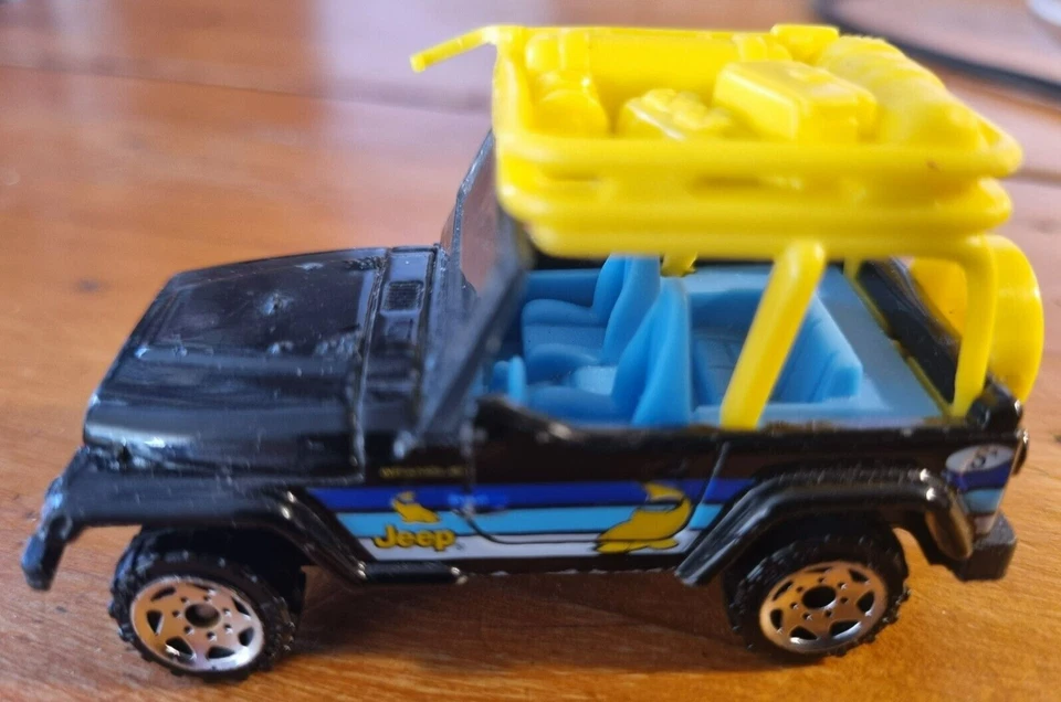 MATCHBOX '98 JEEP WRANGLER. Black and Yellow . Scale 1:64 . - Image 3 of 4