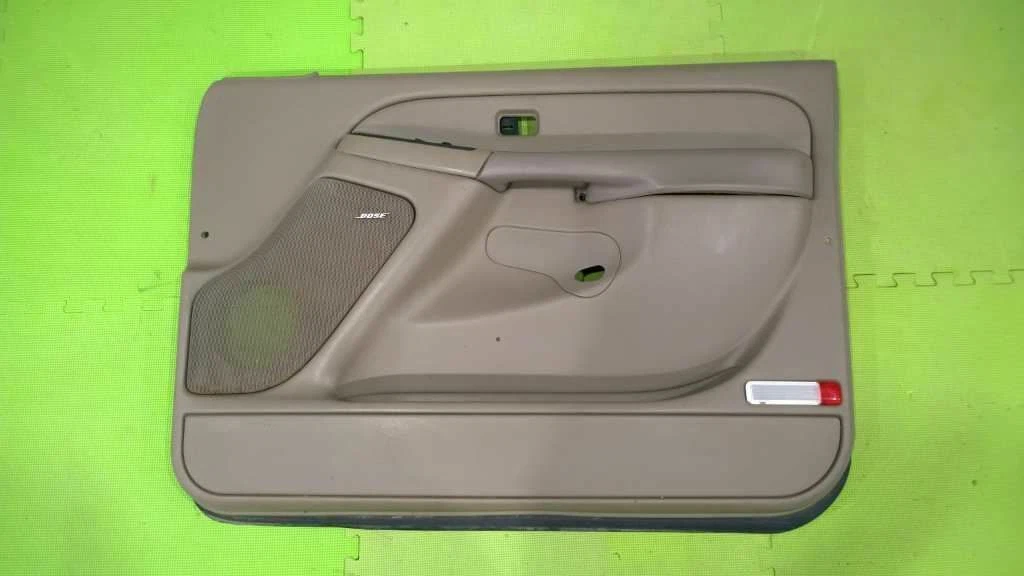 99 00 01 02 03 04 05 06 07 SILVERADO 1500 EXT CAB RIGHT FRONT DOOR