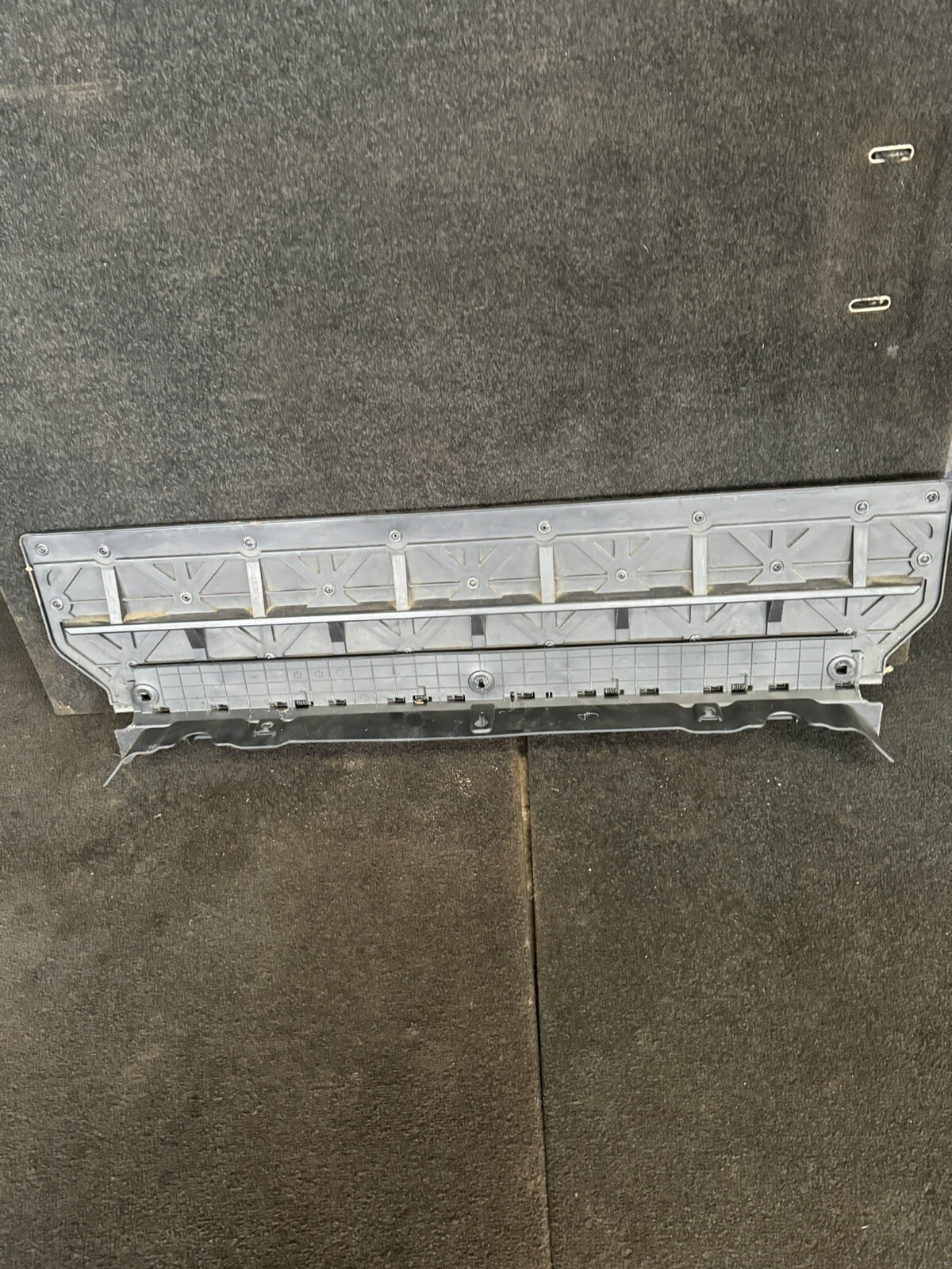 TAILGATE CARPET BOOT FLAP LANDROVER DISCOVERY 3 AND 4 | eBay UK